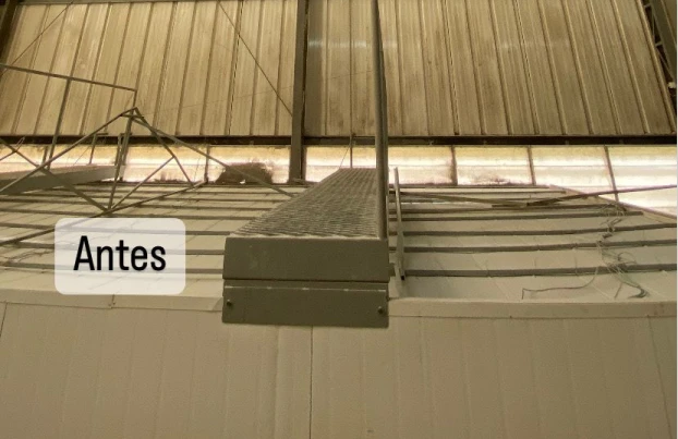 Galpão sujo internamente antes da Limpeza